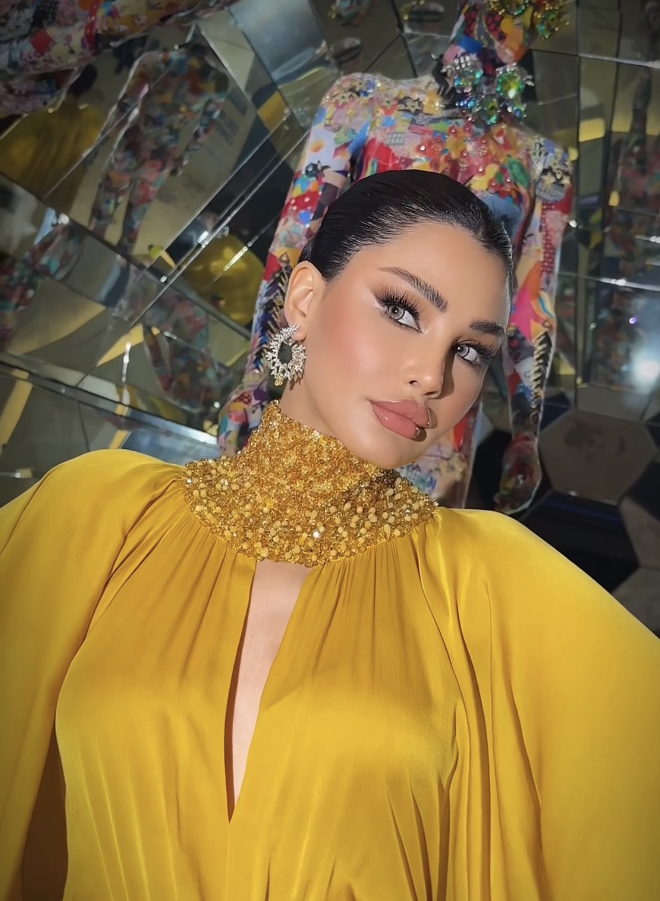 أميمة طالب بأناقة الزعفران (إنستغرام)