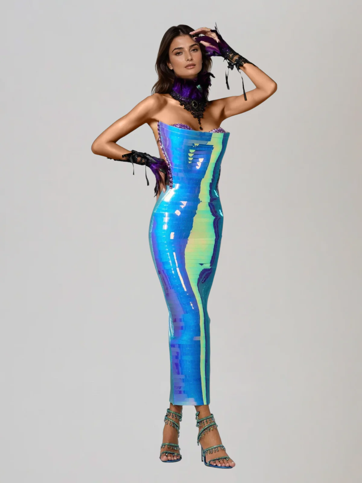 الفستان الأزرق الميتاليكي من Mew Mews (إنستغرام)