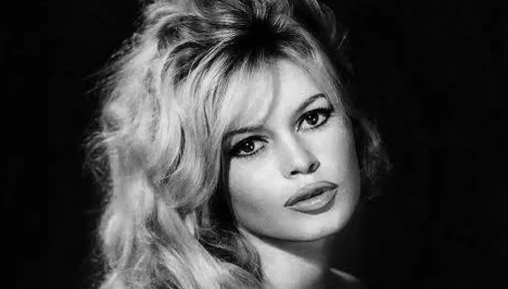 رحيل بريجيت باردو… هل انتهى زمن الجمال الذي لا يحتاج إلى فلتر؟