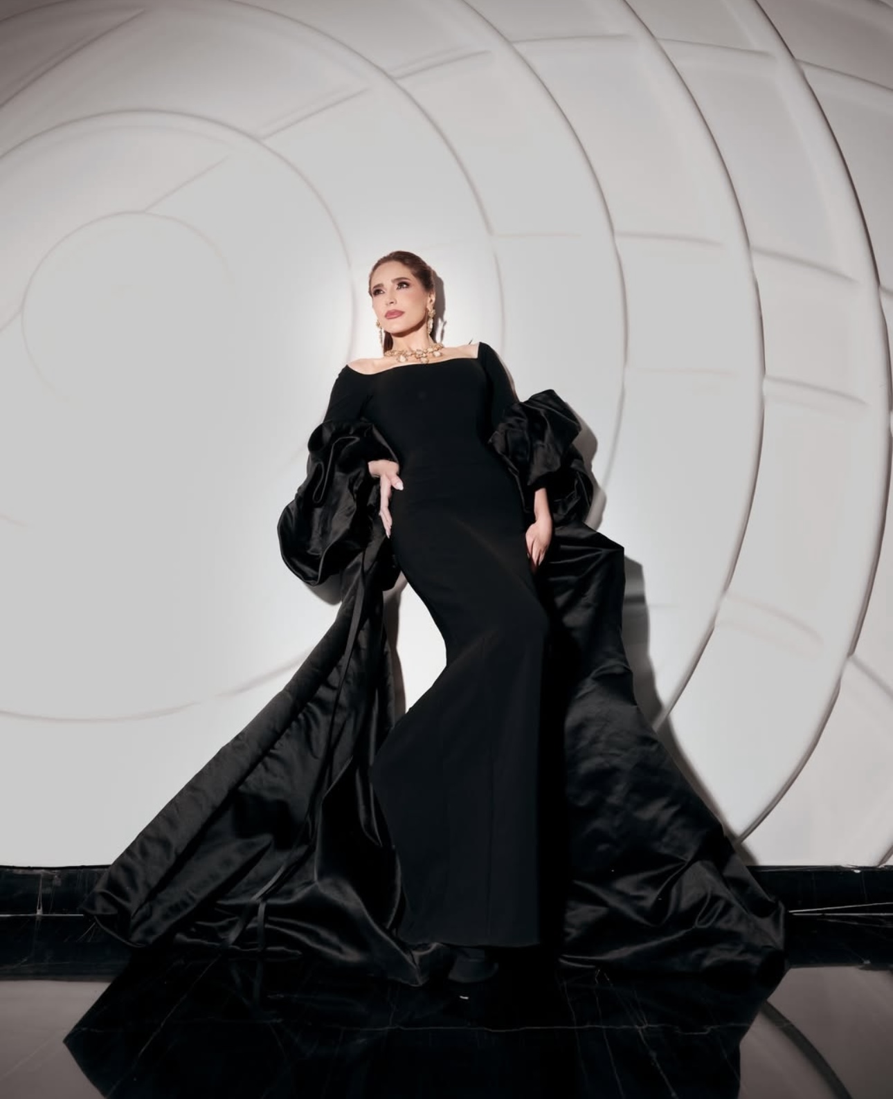 عبير نعمة بتصميم كريكور جابوطيان (إنستغرام)