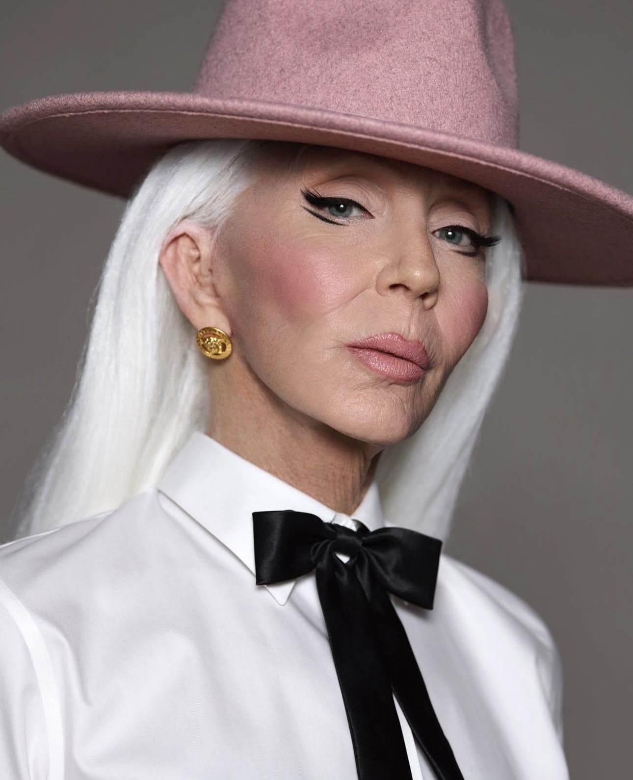 كولين في إحدى جلسات التصوير للمجلات (أرشيف كولين الخاص)