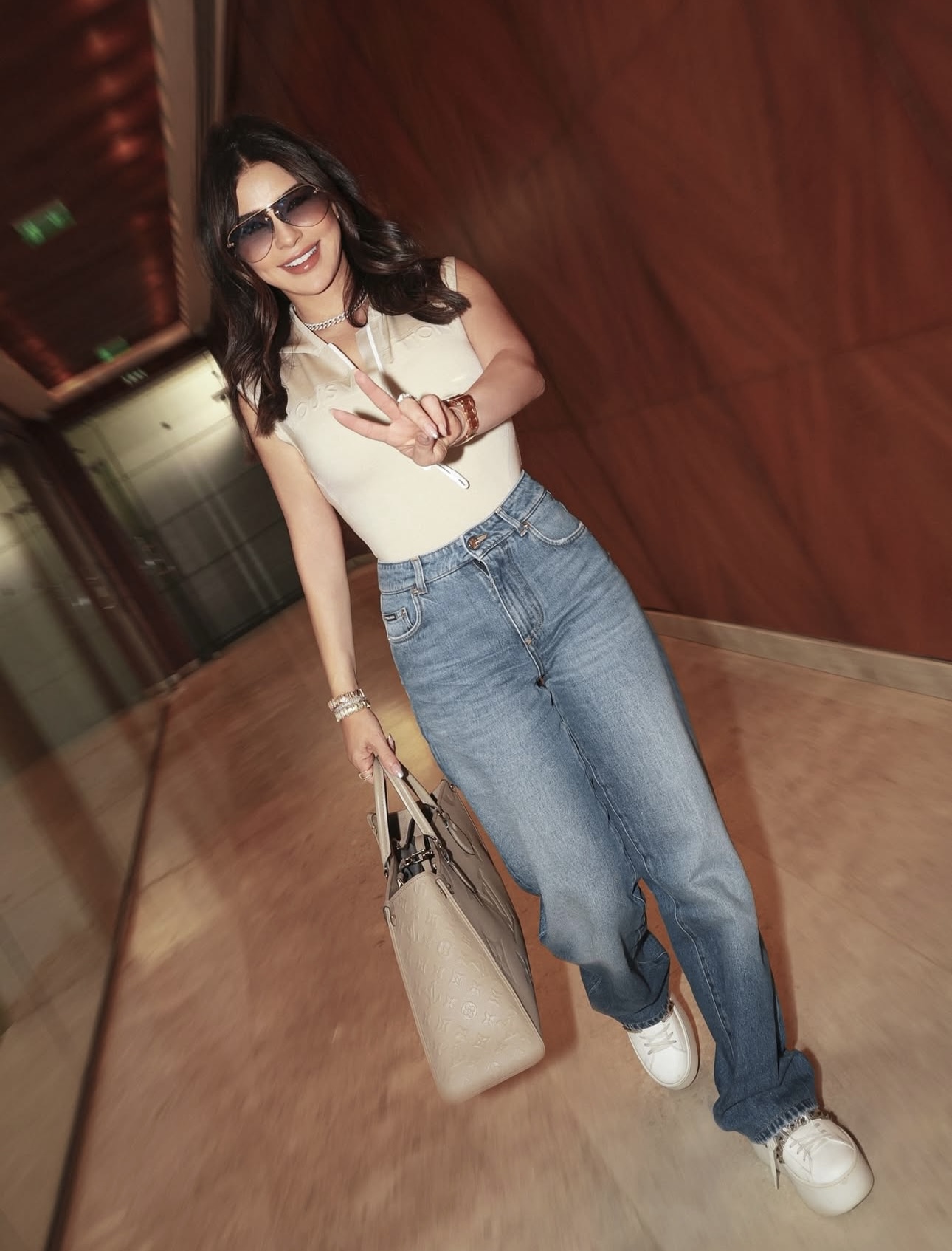 ماغي بو غصن بنمط 