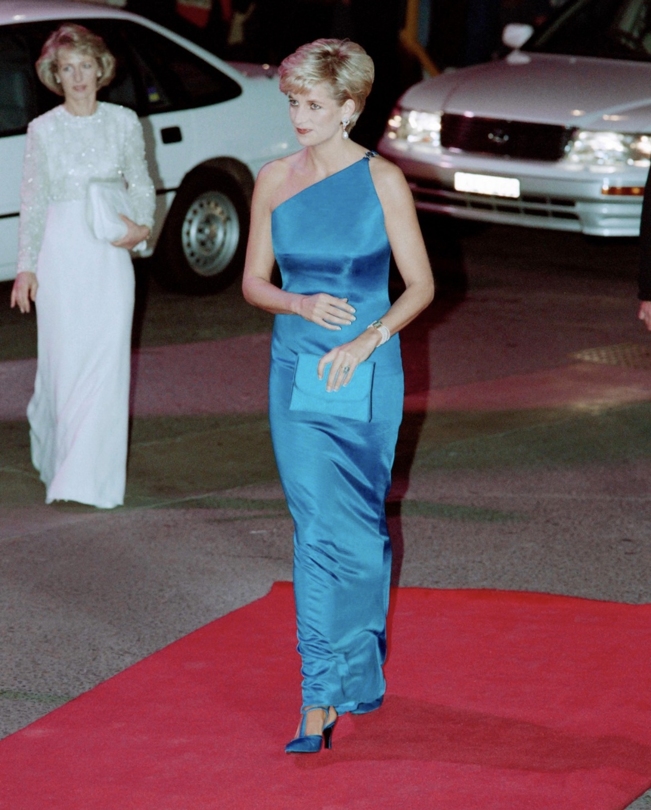  تفاصيل صنعت هوية الليدي ديانا الفريدة (إنستغرام) 