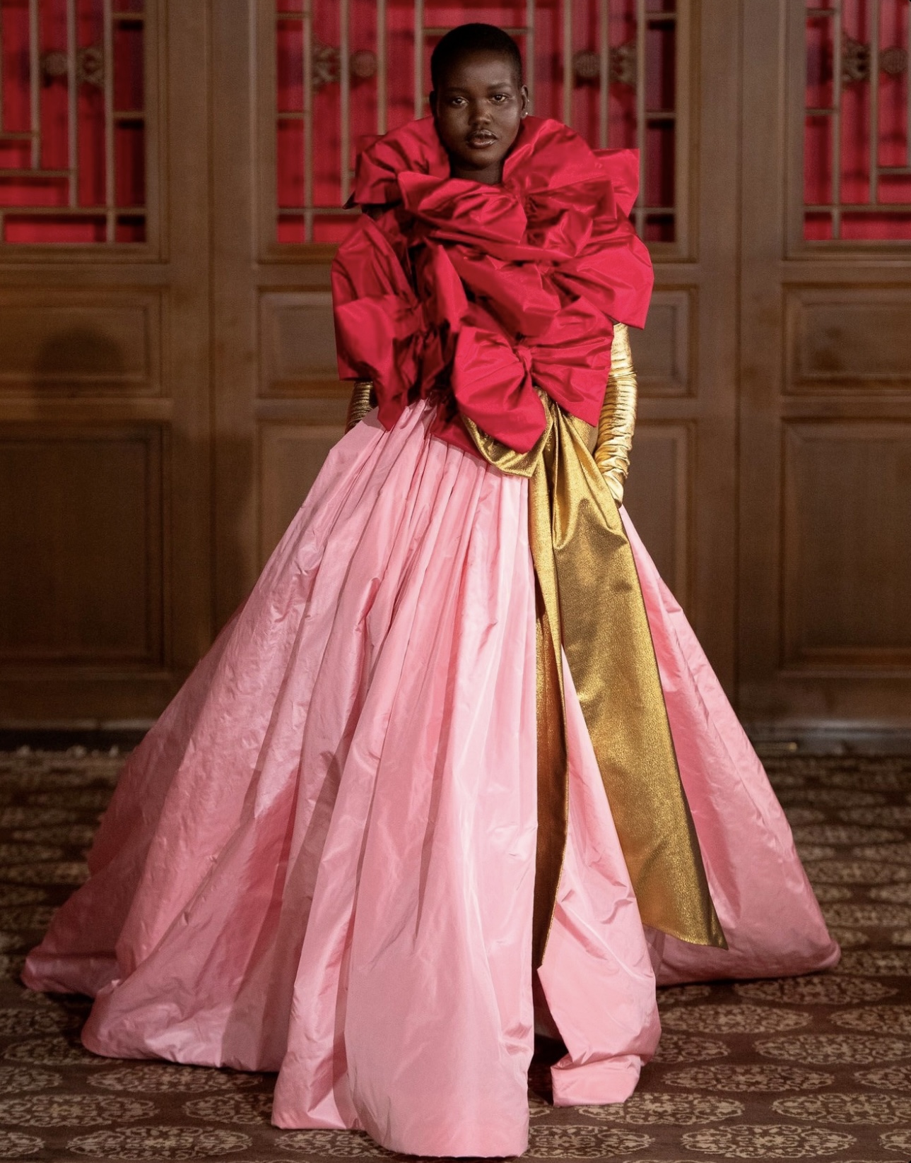 من عروض فالنتينو (إنستغرام)