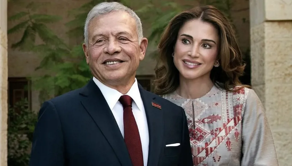 الملكة رانيا في عيد ميلادها الـ55 بأناقة تجمع التراث والحداثة