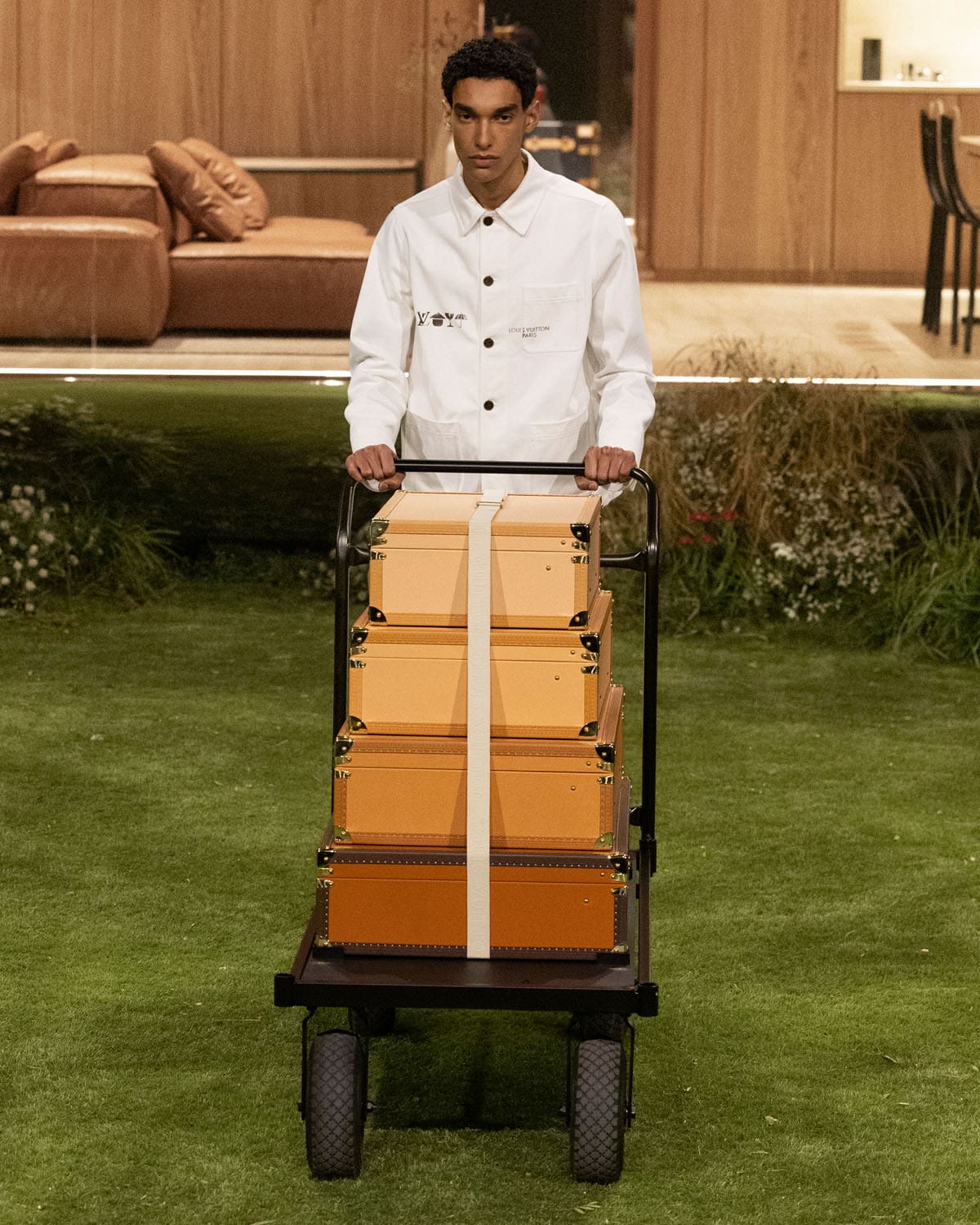 من عرض لويس فويتون في باريس (إنستغرام)