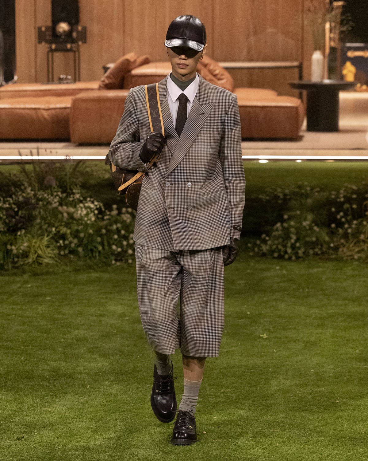 من عرض لويس فويتون في باريس (إنستغرام)