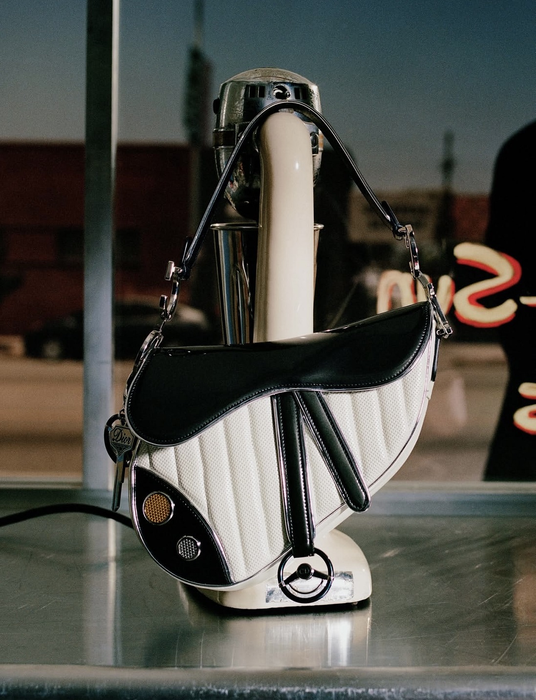 حقيبة يد Saddle Bag من مجموعة ديور كروز 2027 (إنستغرام)