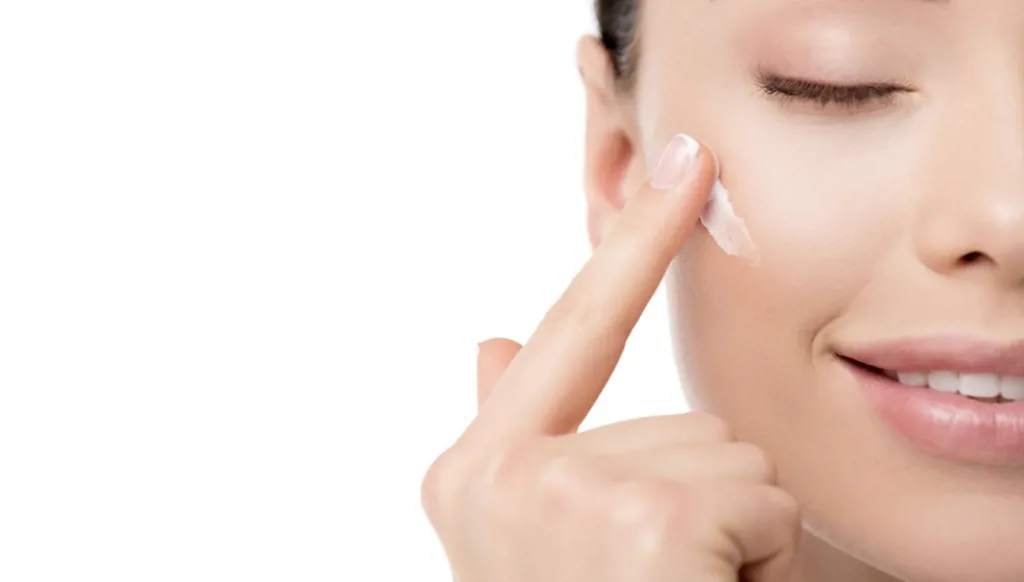 العناية بالبشرة في رمضان… روتين مثالي للترطيب ومنع الجفاف