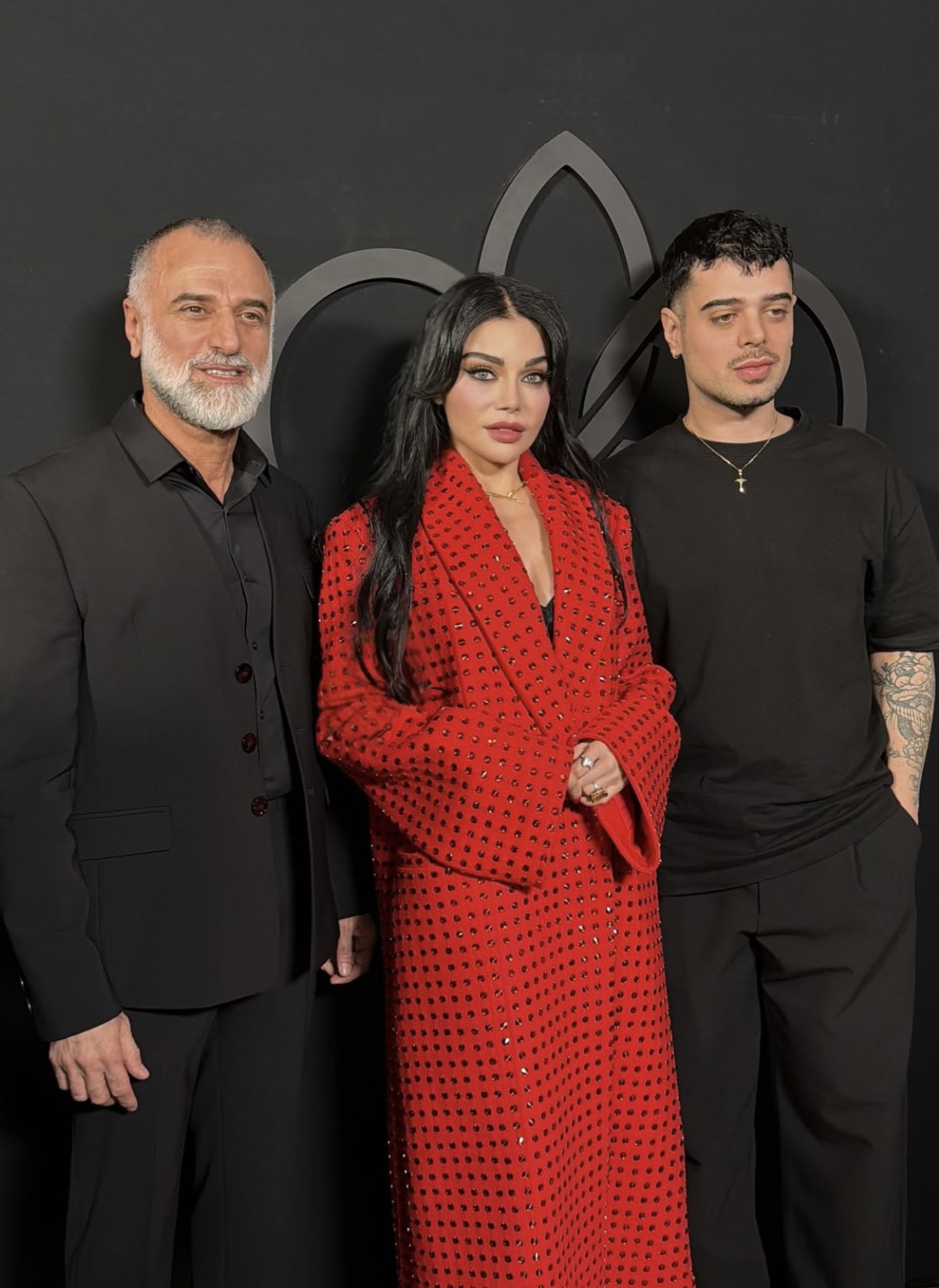 هيفاء وهبي تتوسط جاد وجورج حبيقة (إنستغرام)