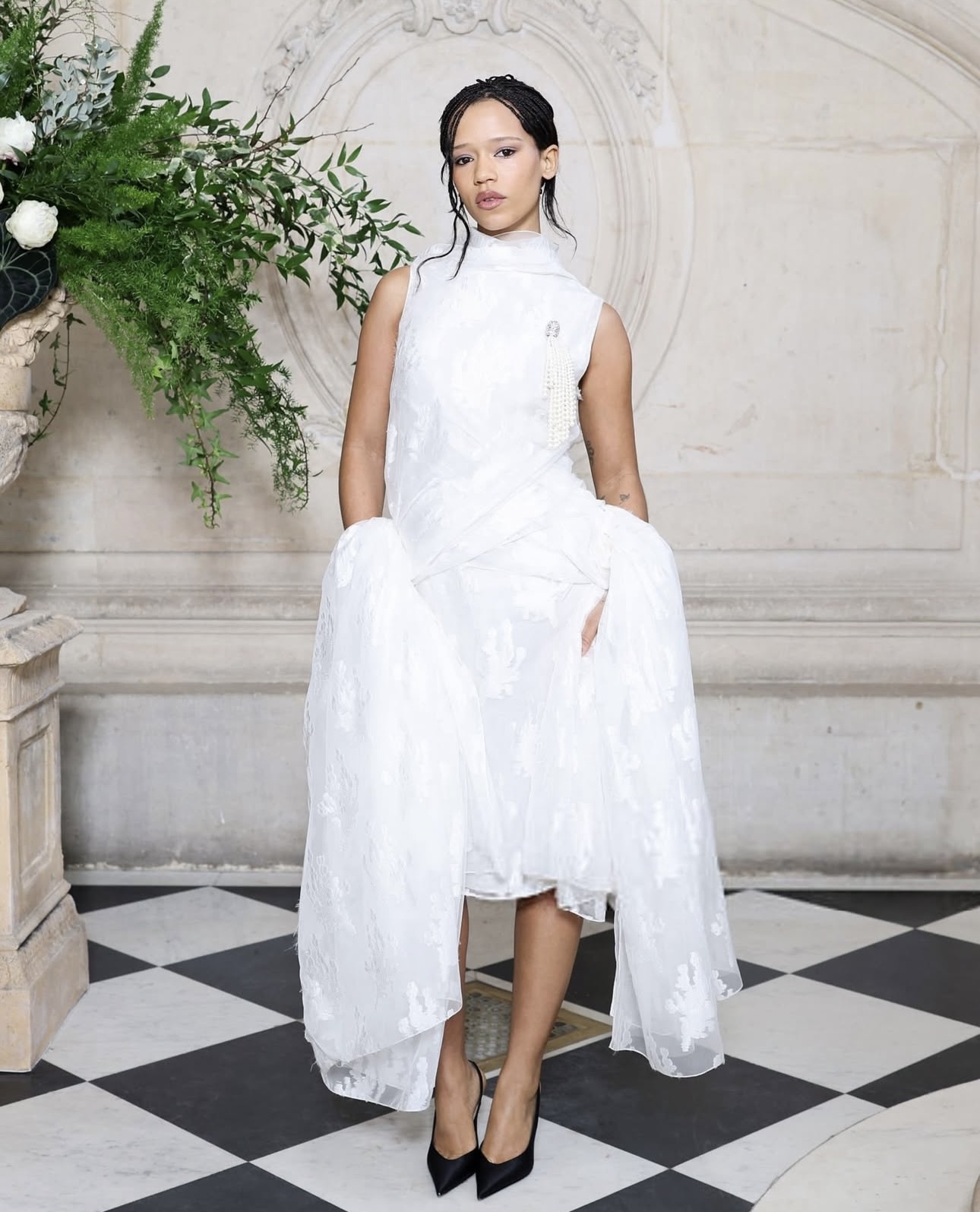 تايلور راسل في عرض ديور للخياطة الراقية في باريس (إنستغرام)