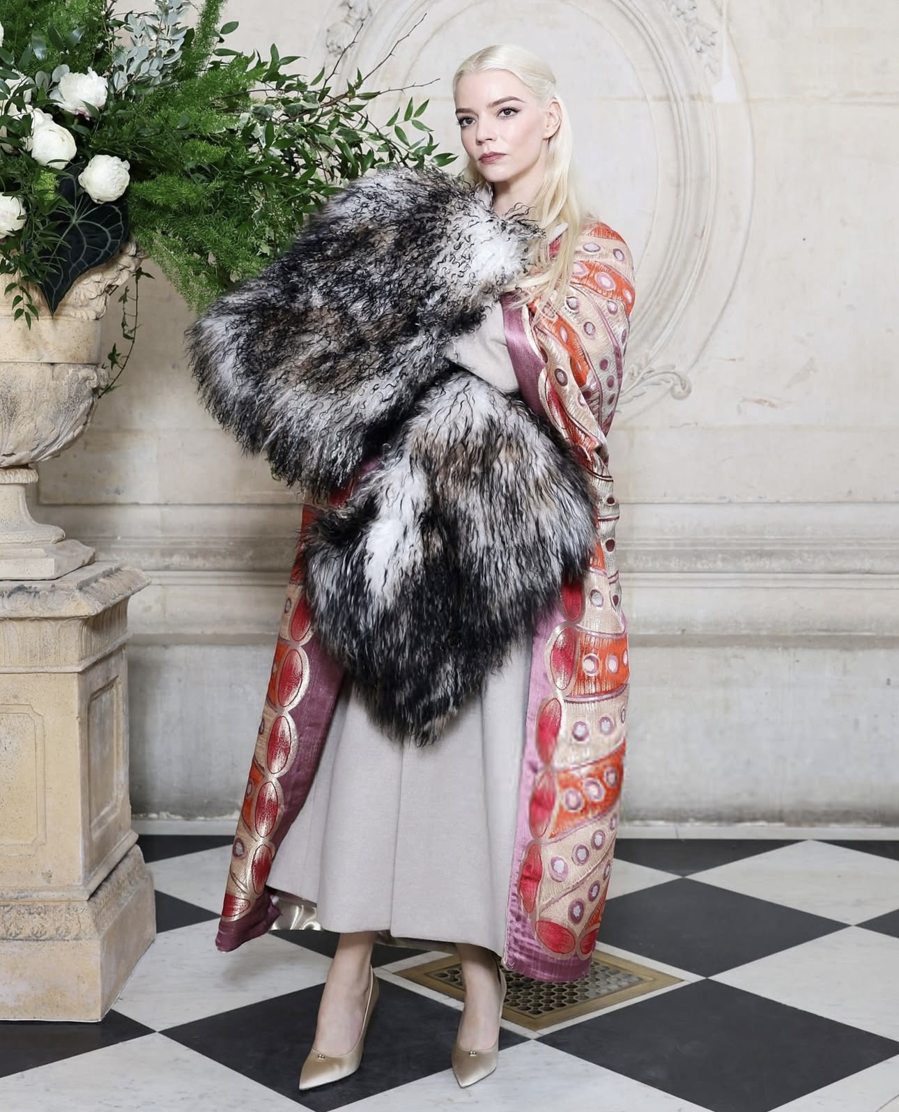 آنيا تايلور جوي في عرض ديور للخياطة الراقية في باريس (إنستغرام)