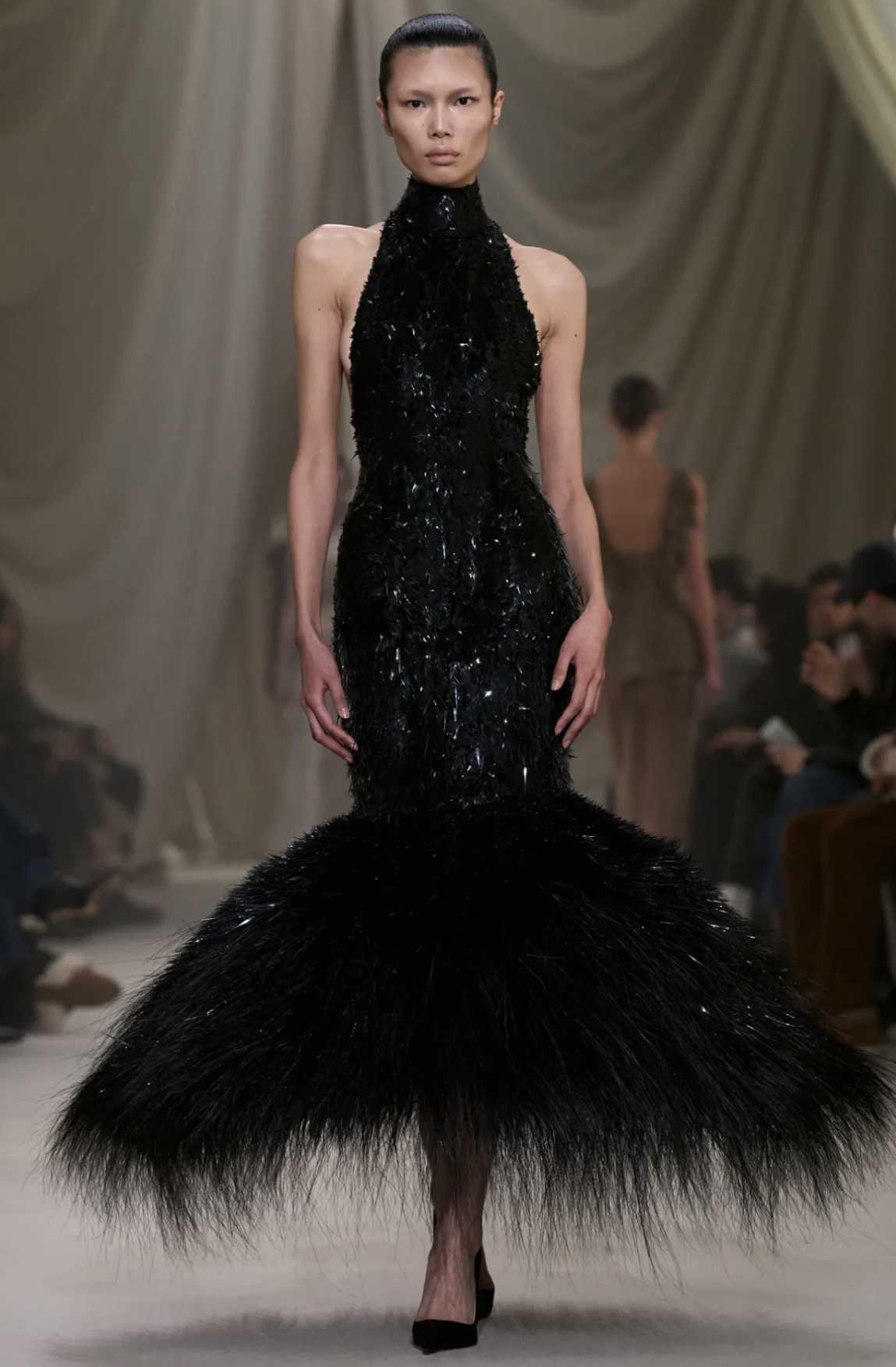 من عرض أزياء محمد آشي لربيع وصيف 2026 للخياطة الراقية (إنستغرام)