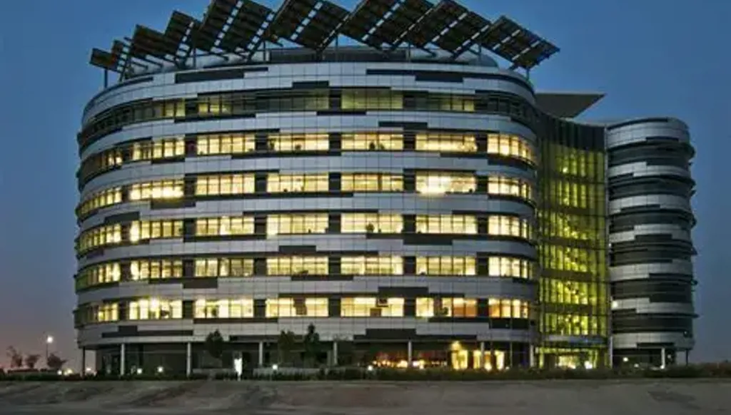 Les emplois dans les énergies renouvelables marquent un premier ralentissement malgré l’essor du déploiement à l’échelle mondiale