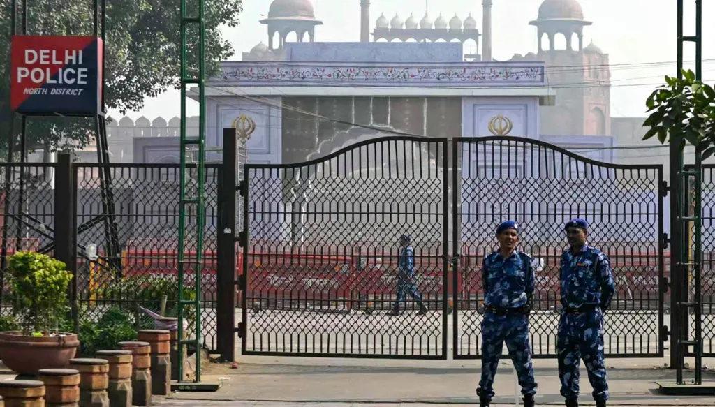 الشرطة الهندية تنفّذ عمليات دهم واسعة في كشمير