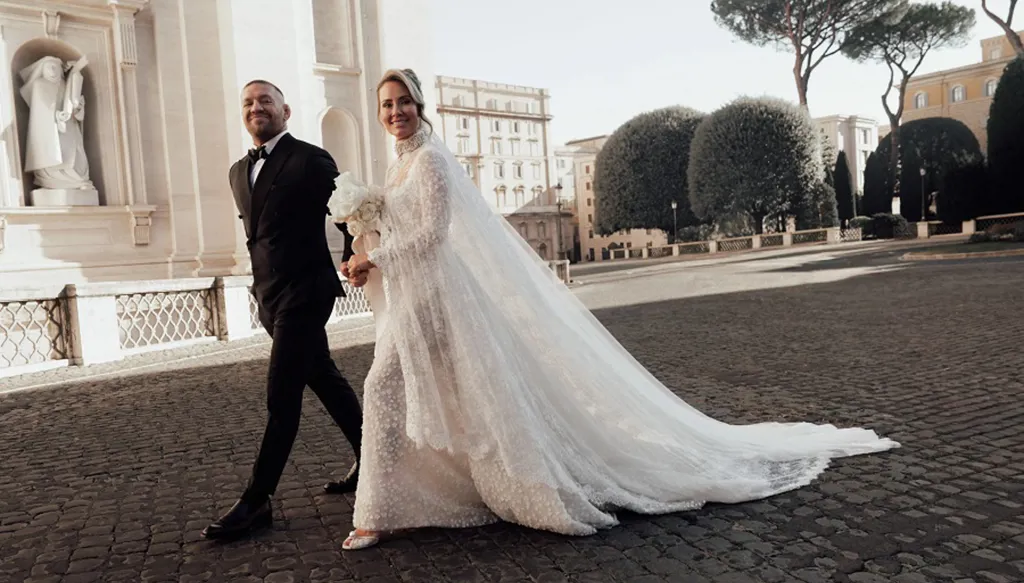 4 أطفال وشراكة عمر… مكغريغور يحتفل بزفافه في الفاتيكان (صور)