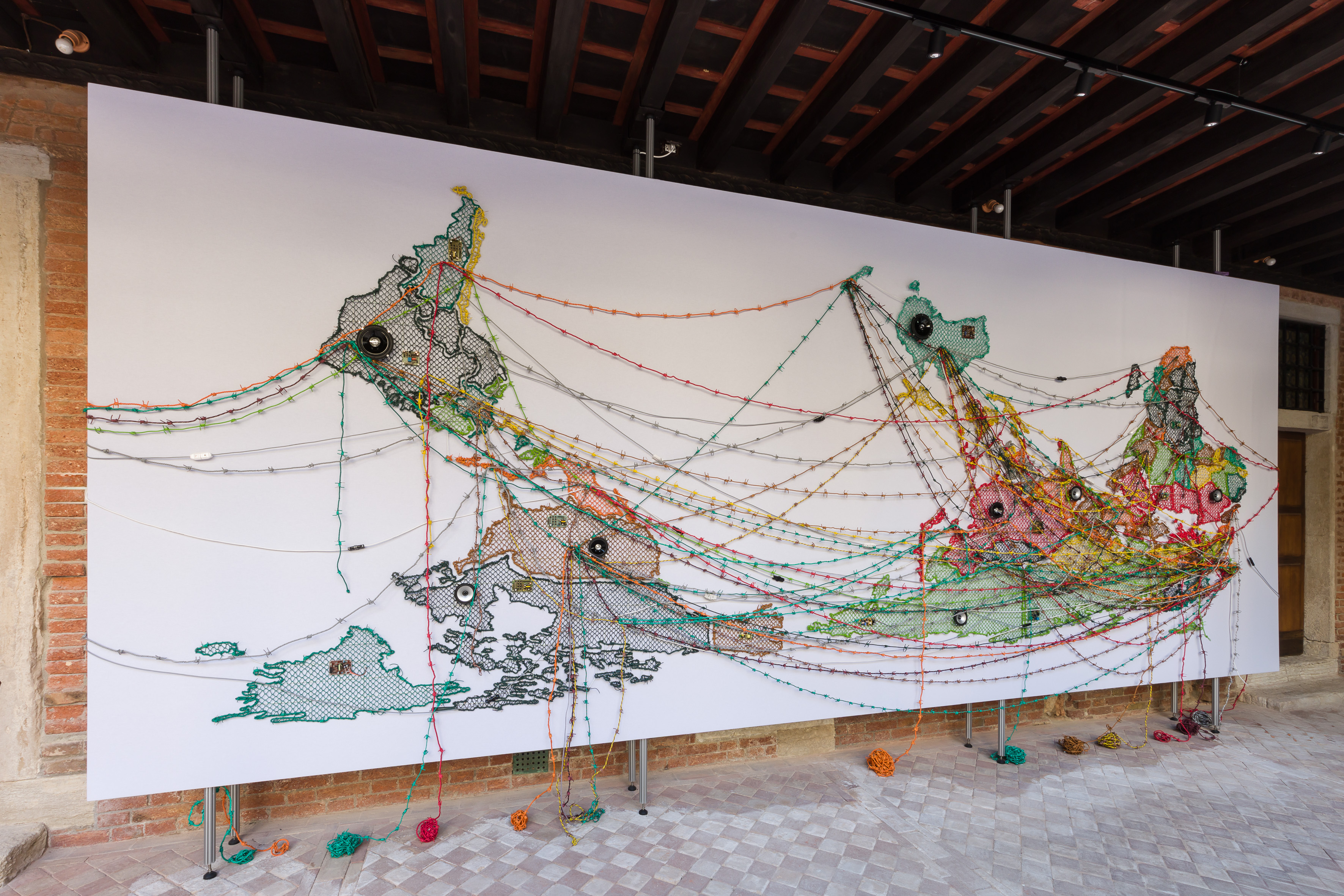 معرض خيال حتمي (A Necessary Fiction: Art, Maps and the Models of Our World) في البندقية.