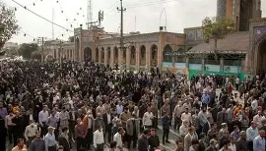 L'Iran annonce un paiement mensuel de 7 $ pour aider a supporter la crise