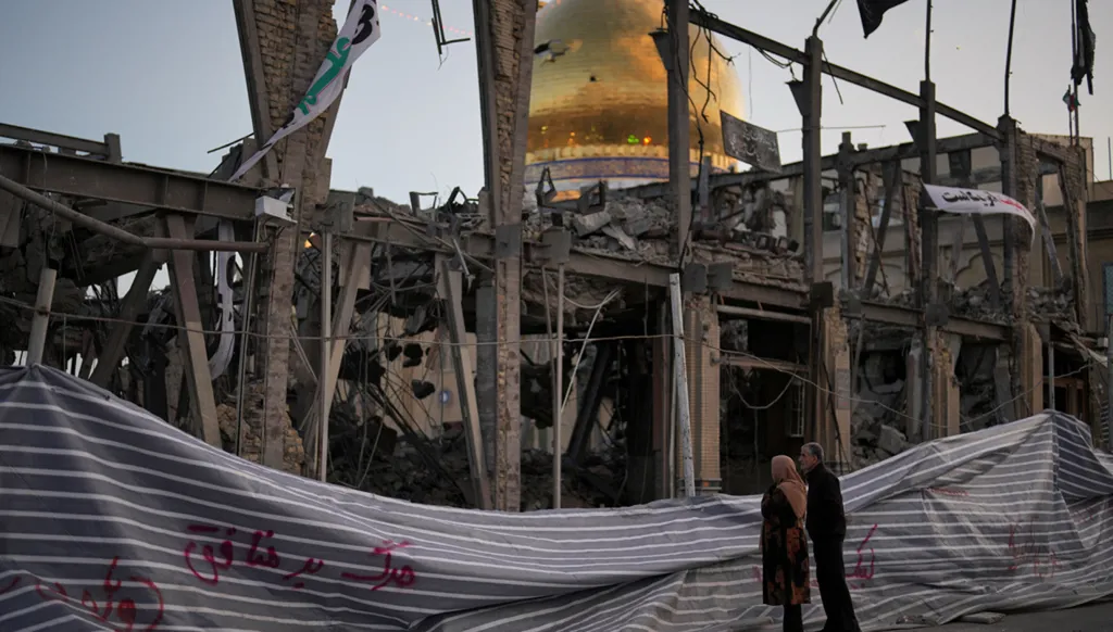 Airstrikes kill more than 25 people in Iranian cities as Trump’s deadline looms