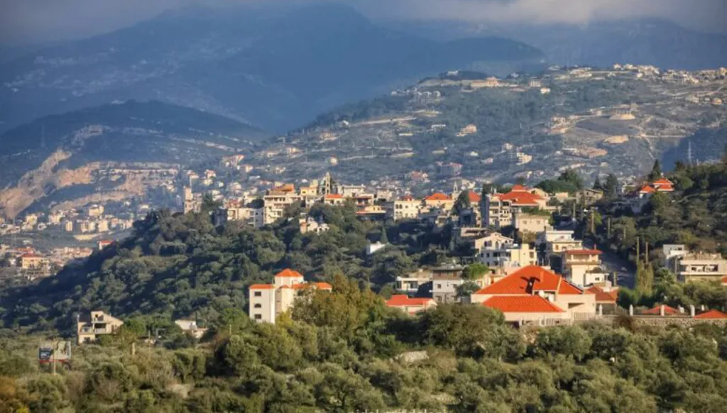 في جبل لبنان... شاب وشابة سرقا محلّات لبيع المشروبات الكحوليّة بطريقة احتياليّة