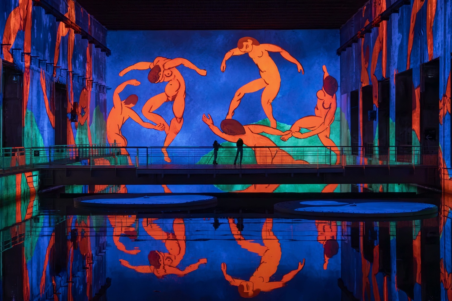 جدارية لوحة “الرقص“.