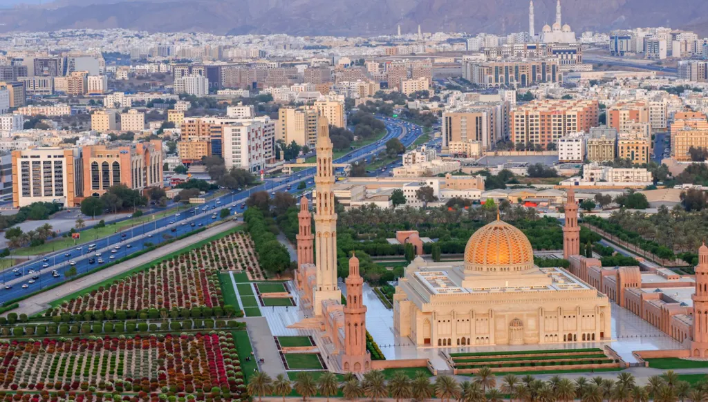 1.4 مليار دولار استثمارات جديدة... هل تراهن عُمان على السياحة؟