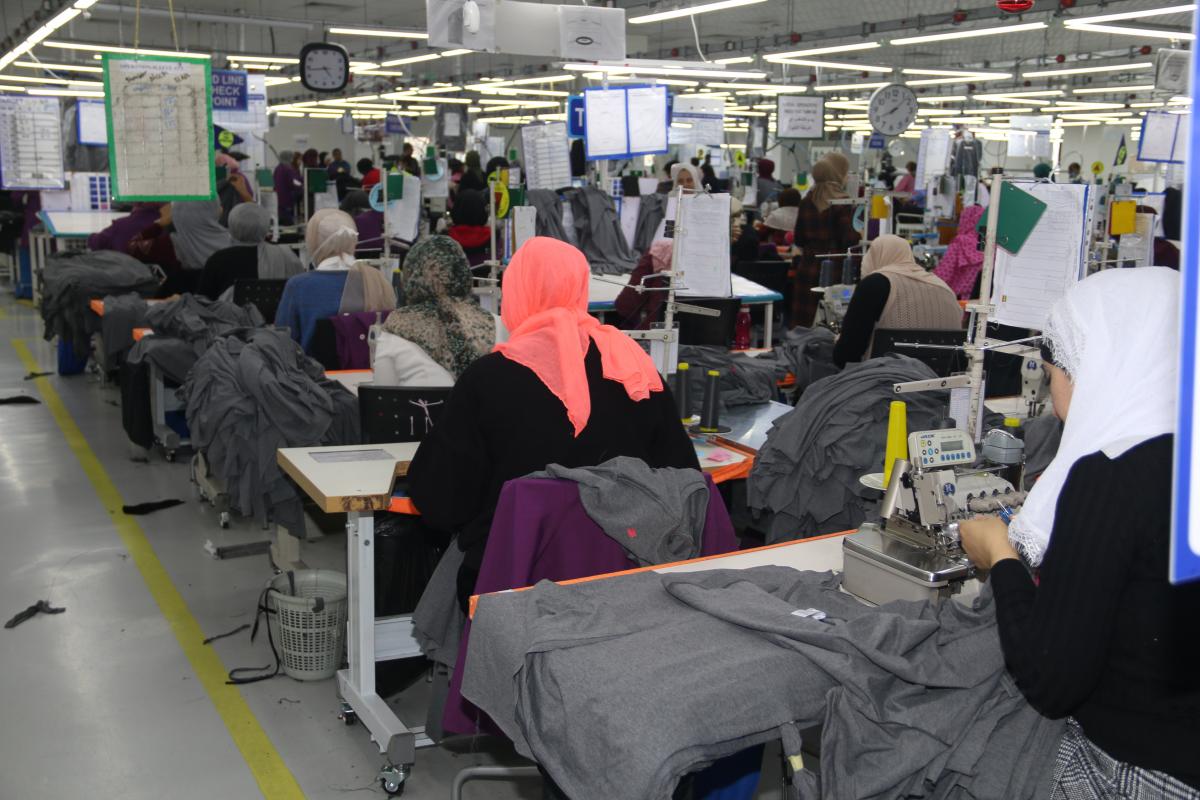أحد مصانع الألبسة في الأردن (أرشيفية)
