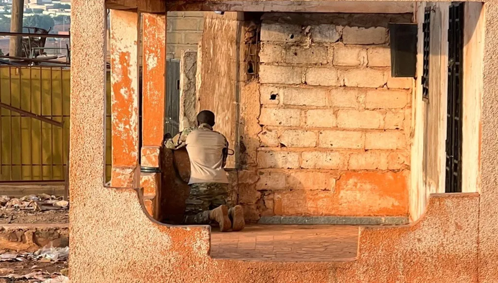 مقتل وزير الدفاع المالي والطوارق يسيطرون على كيدال مع تجدد القتال