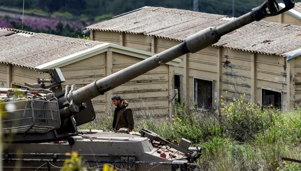 أهالي جنود "النحال" يندّدون بإقحام أبنائهم في جنوب لبنان بسبب تحويل الإسناد الجوي لإيران