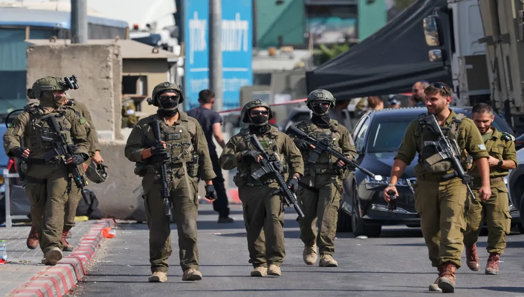 منظمة حقوقية إسرائيلية تحذّر من تهجير قسري للفلسطينيين بعد مقتل جنديين قرب الخليل