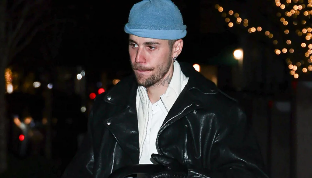 جاستن بيبر ينسحب من علامته التجارية للأزياء... ويستشيط غضباً بوجه الباباراتزي (فيديو)