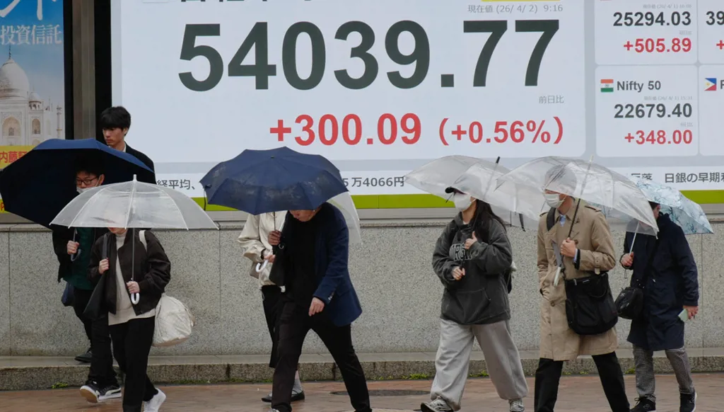 Oil rises and Asian stocks fall after Trump says US will hit Iran hard and 'finish the job'(AP)