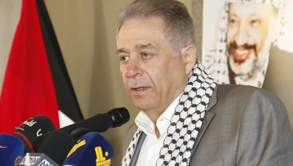 السفير الفلسطيني السابق أشرف دبور (إكس)