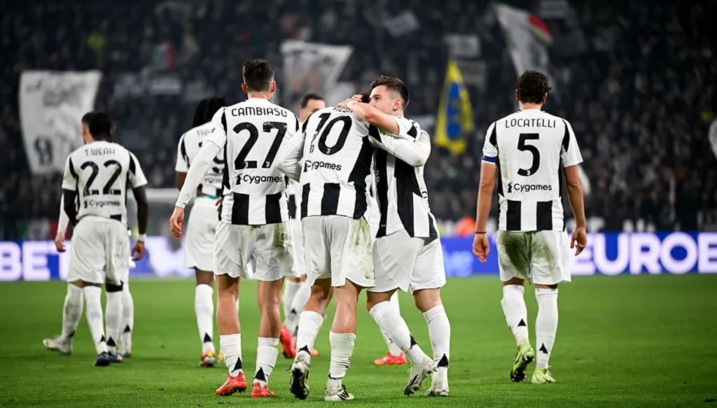 إلى عشاق كرة القدم... هذا ما ينتظركم اليوم