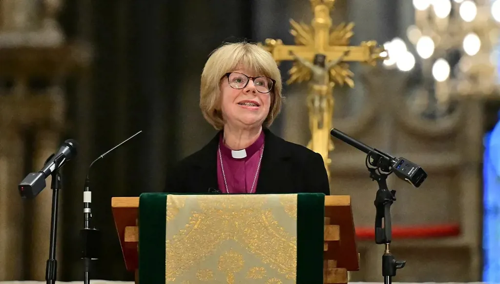 كبيرة أساقفة كانتربري تتضامن مع البابا لاوون: للعمل والصلاة من أجل السلام