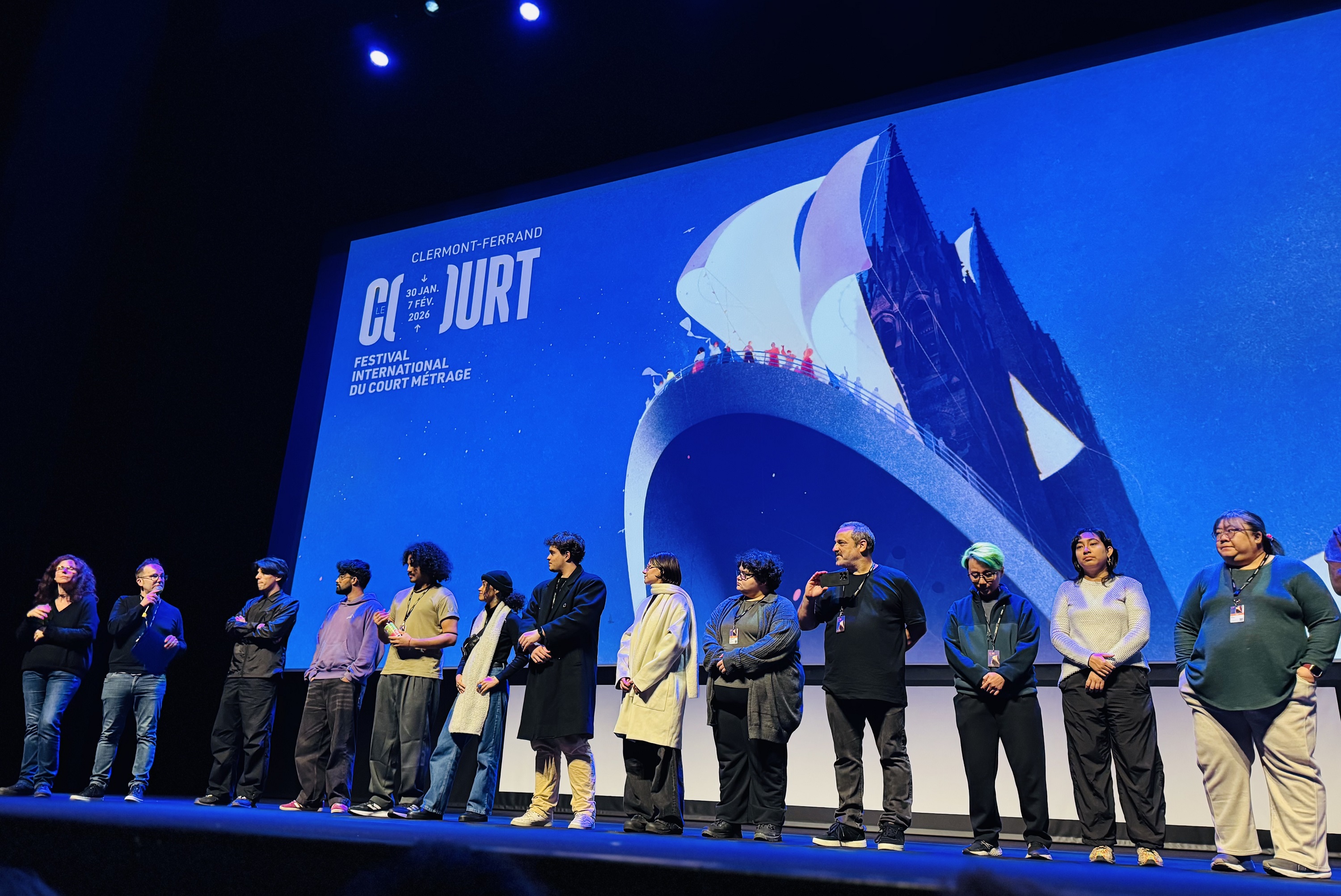 خلال تقديم الأفلام في أحد العروض.