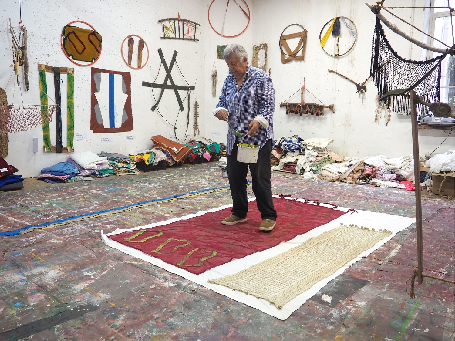 كلود فيالا في محترفه.