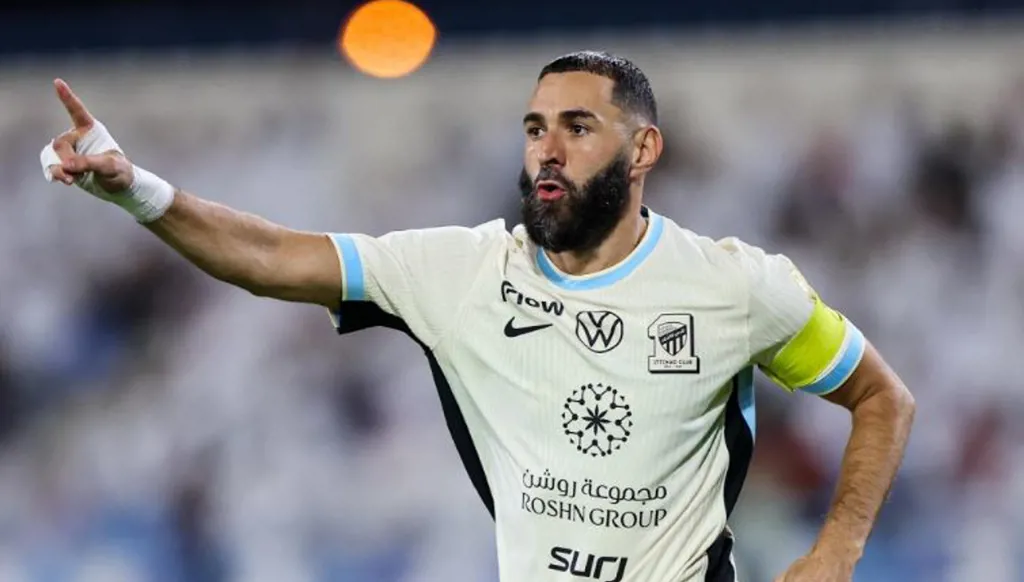 تحركات سعودية بعد موقف بنزيما مع الإعلامية (فيديو)