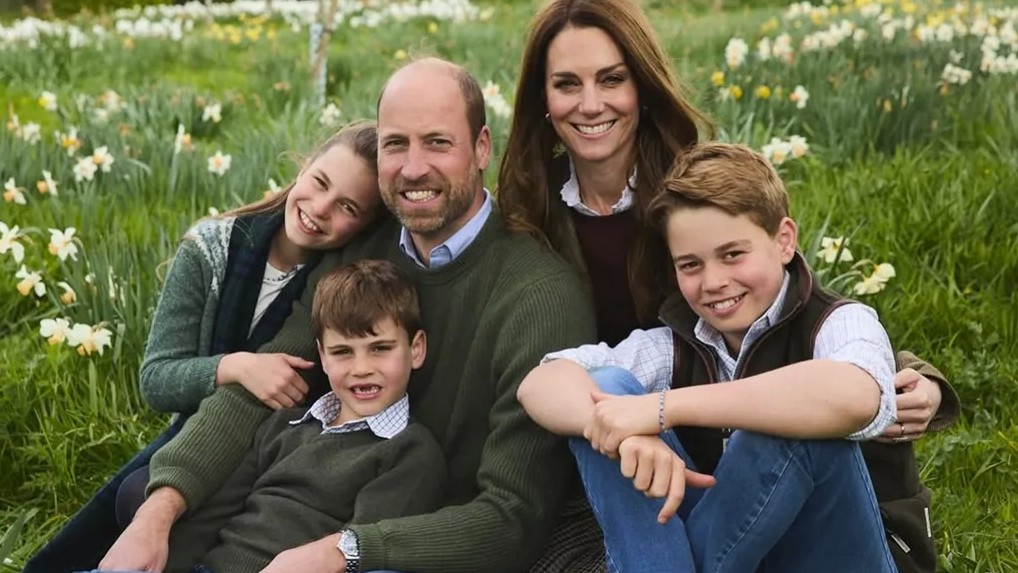 كيت ميدلتون والأمير ويليام يكشفان بطاقة عيد الميلاد 2025 (انستغرام)