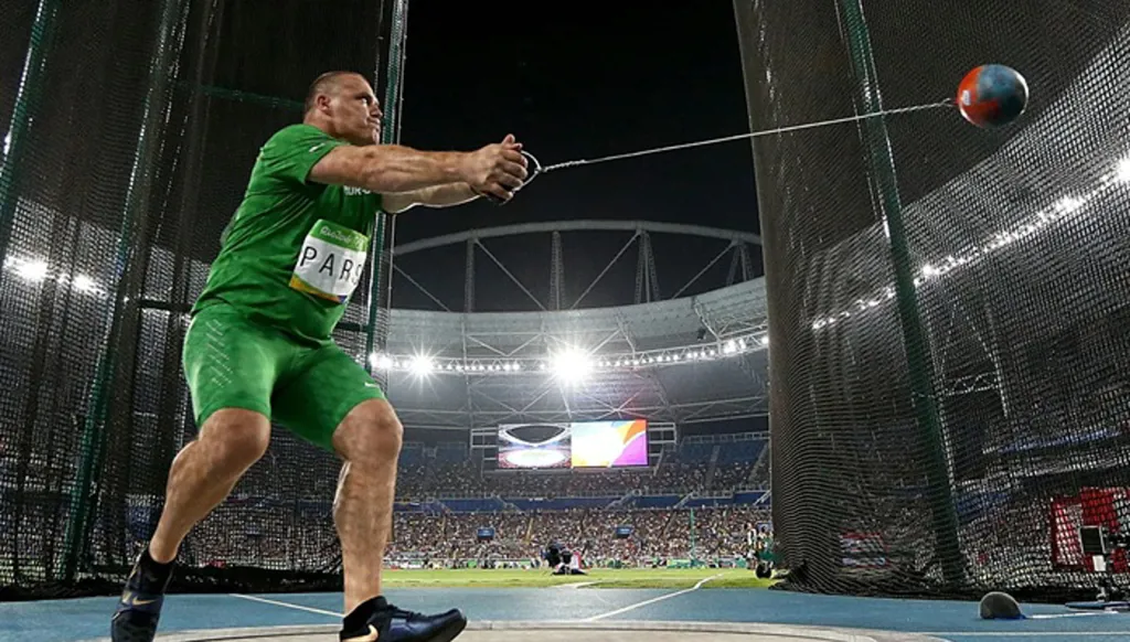 مأساة في جامعة كولورادو... ضربة مطرقة قاتلة تقضي على حياة مشجع