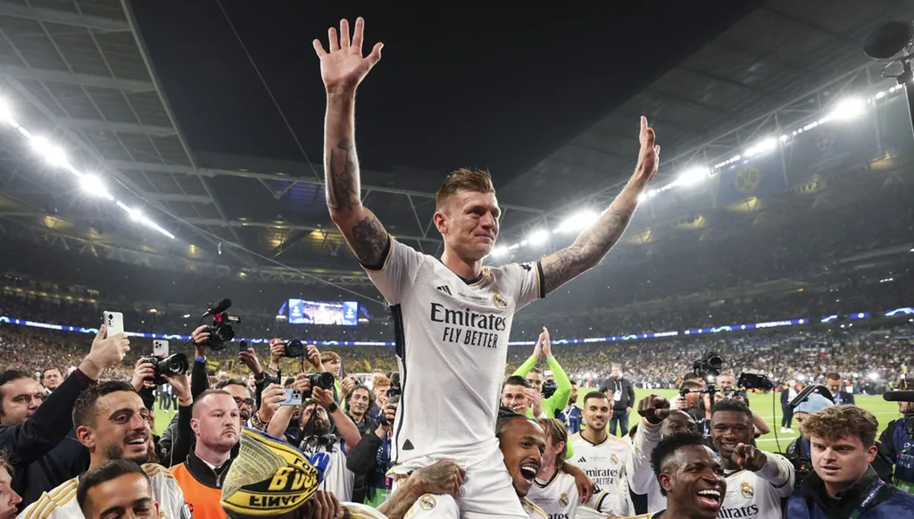 الاعتزال في الوقت المناسب… سرّ الخلود في ذاكرة الجماهير