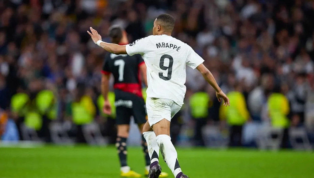 الأفضل بين رونالدو ومبابي في موسمه الأول مع ريال مدريد