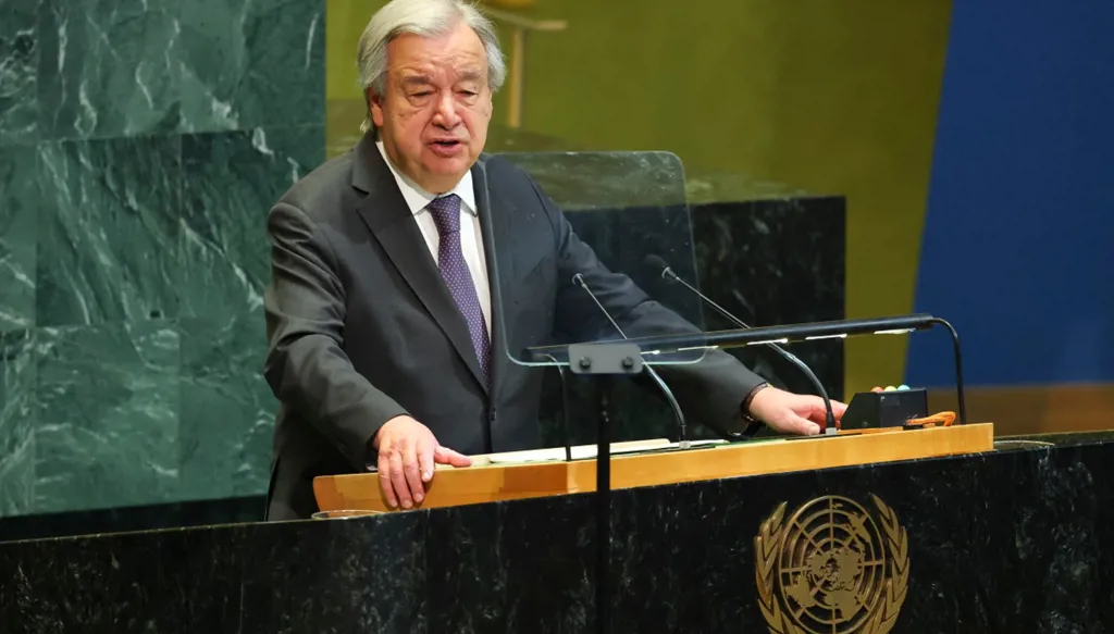 غوتيريش يحذِّر من "القيامة النووية" ويدعو لفتح مضيق هرمز دون رسوم