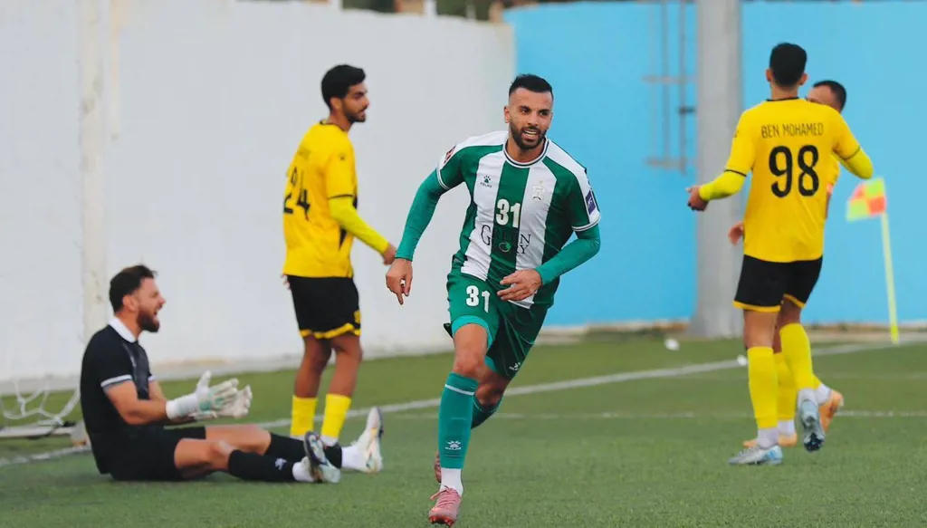 معضلة الملاعب تطل برأسها مجدداً... والأنصار اكتسح العهد