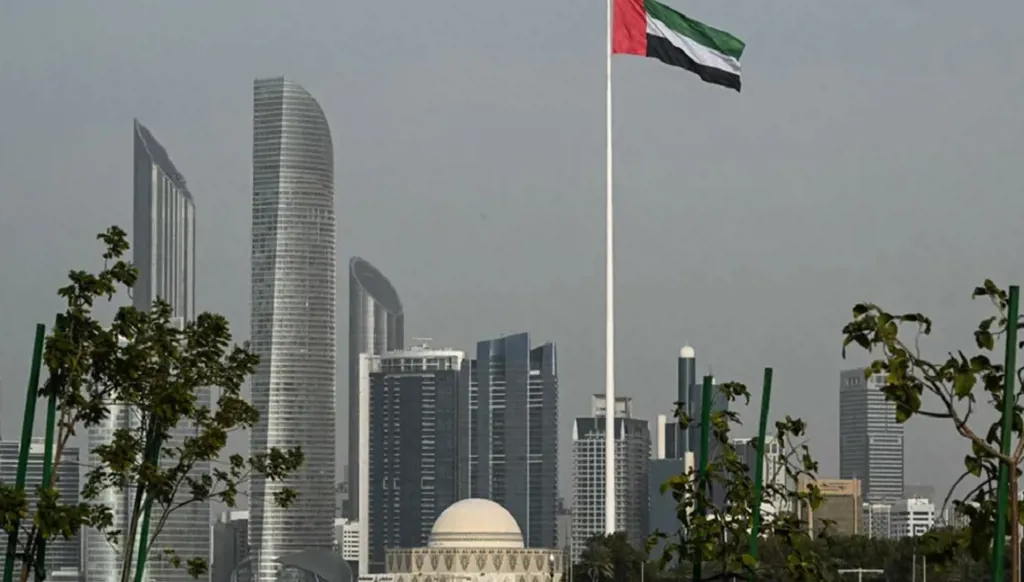 من التجارة التقليدية إلى الاقتصاد الرقمي... كيف تبني الإمارات نفوذاً اقتصادياً جديداً؟