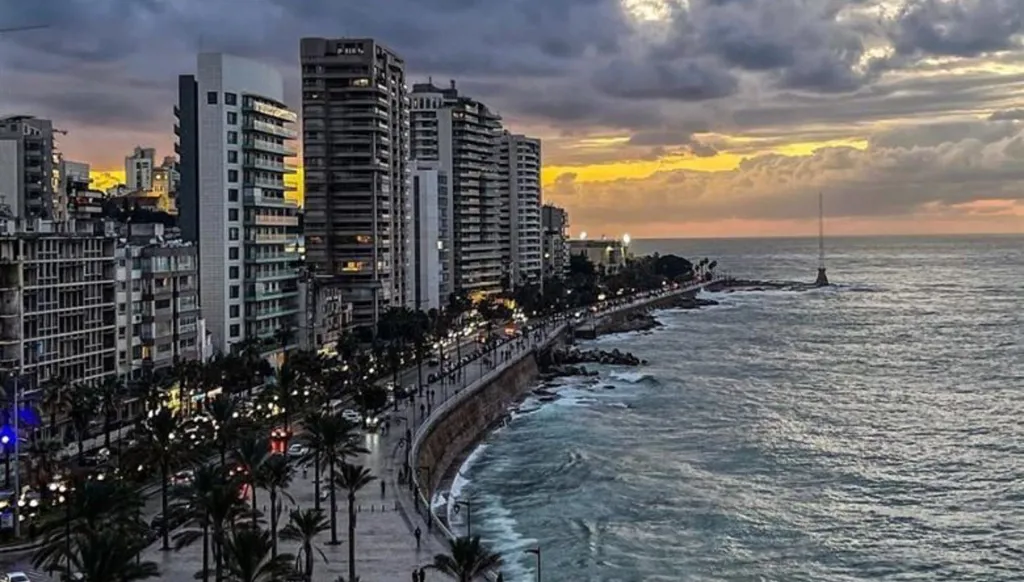 طقس لبنان الأسبوع المقبل... متقلّب وأمطار خفيفة وضباب!