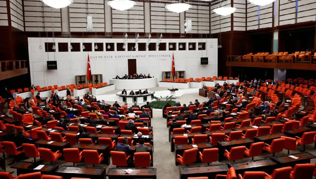 غالبية النواب الأتراك وقعوا على اقتراح قانون بشأن مسلحي حزب العمال الكردستاني
