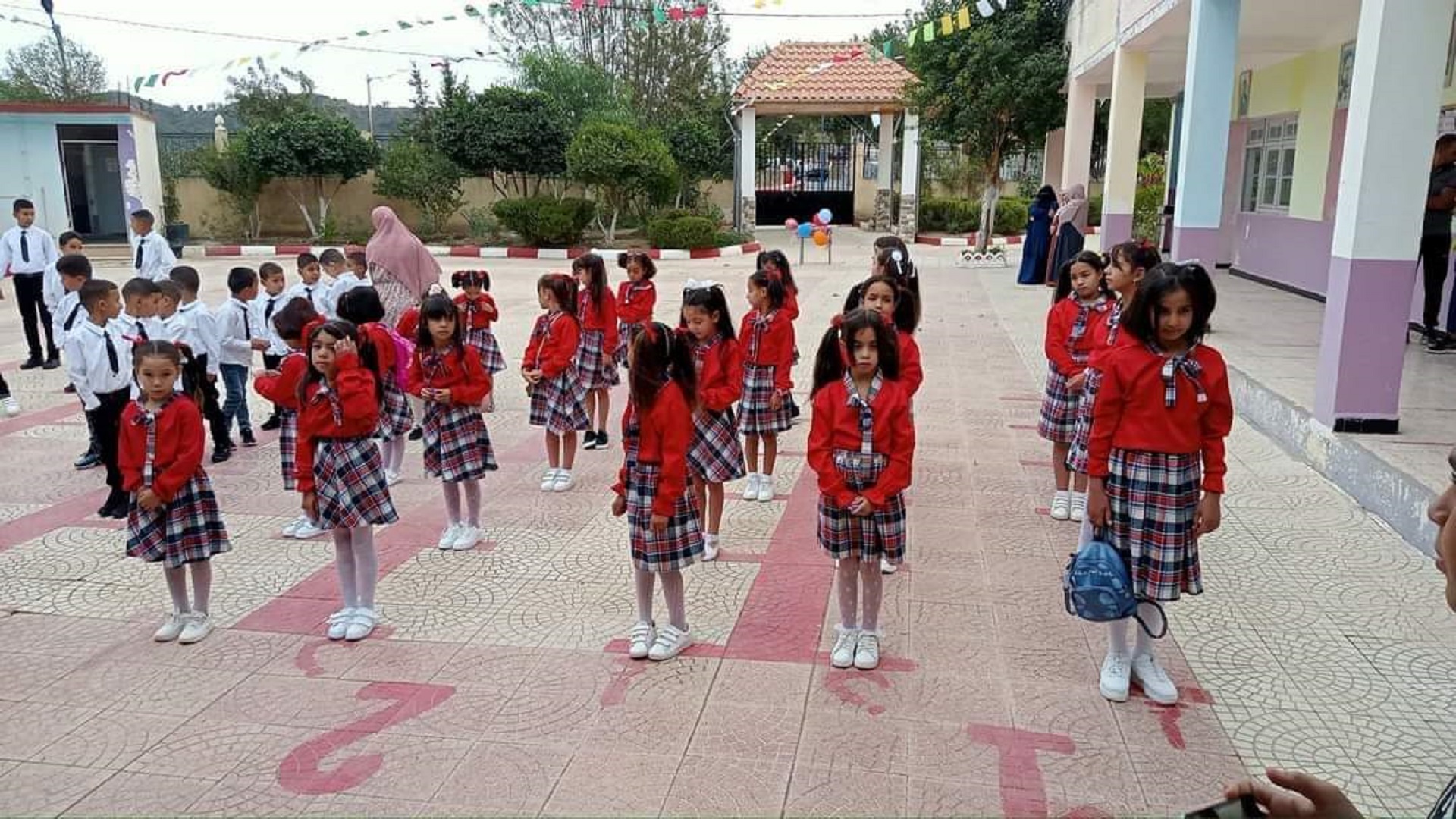 مدرسة في الجزائر. (وكالات)