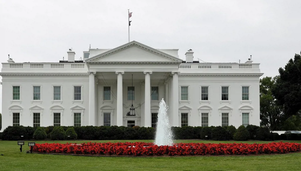 أكّد الاستعداد الأميركي لخيار الحرب... مسؤول في البيت الأبيض يرجّح الإفراج عن أموال إيرانية مقابل "اتفاق مناسب"