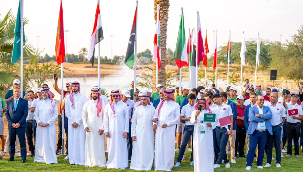 الرياض تحتفي بانطلاق البطولة العربية للغولف: مشاهد تعبّر عن روح الأخوة